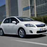 Toyota Auris Hybrid Price