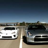 Video: Lexus LFA vs Nissan GTR