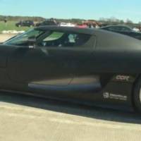 Video: Switzer Nissan GTR vs Koenigsegg CCR