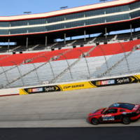 2011 Ford Mustang V6 sets new record by averaging 48.5 mpg