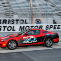 2011 Ford Mustang V6 sets new record by averaging 48.5 mpg