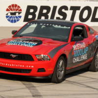 2011 Ford Mustang V6 sets new record by averaging 48.5 mpg