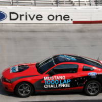 2011 Ford Mustang V6 sets new record by averaging 48.5 mpg