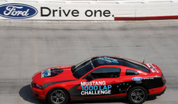 2011 Ford Mustang V6 sets new record by averaging 48.5 mpg