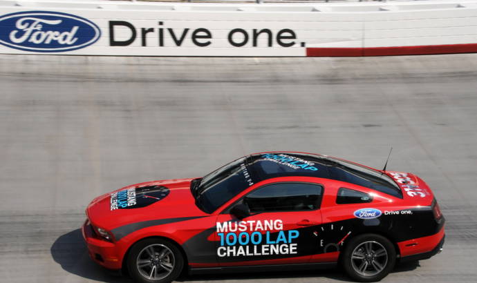 2011 Ford Mustang V6 sets new record by averaging 48.5 mpg