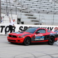 2011 Ford Mustang V6 sets new record by averaging 48.5 mpg