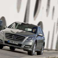 2011 Mercedes R Class new images