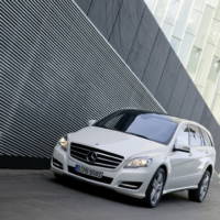 2011 Mercedes R Class new images