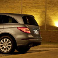 2011 Mercedes R Class new images