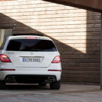 2011 Mercedes R Class new images