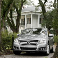 2011 Mercedes R Class new images