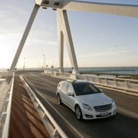 2011 Mercedes R Class new images