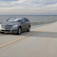 2011 Mercedes R Class new images