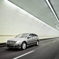 2011 Mercedes R Class new images