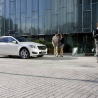 2011 Mercedes R Class new images