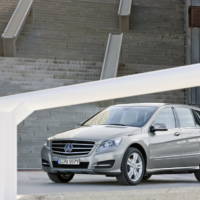 2011 Mercedes R Class new images