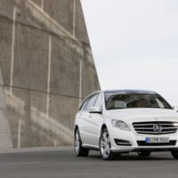 2011 Mercedes R Class new images