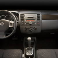 2011 Nissan Versa price