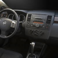 2011 Nissan Versa price