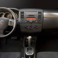 2011 Nissan Versa price