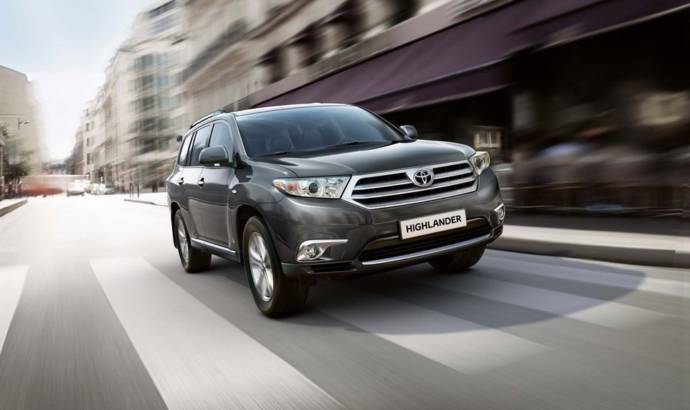 2011 Toyota Highlander photos