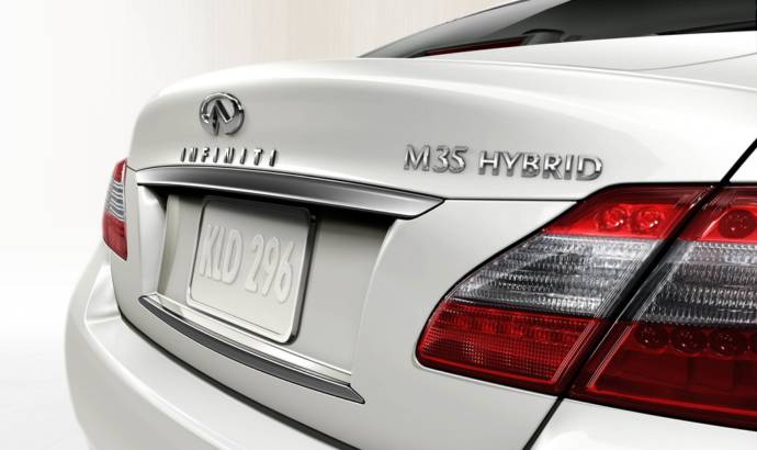 Infiniti M Hybrid and IPL G Coupe
