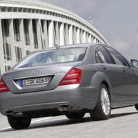 2011 Mercedes S 350 BlueEFFICIENCY and S 350 BlueTEC