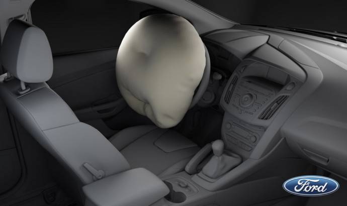 2012 Ford Focus new airbag technologies