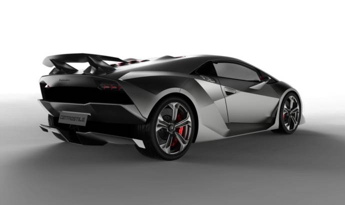 Lamborghini Sesto Elemento unveiled
