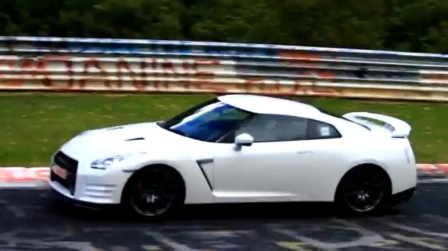 Video: 2012 Nissan GT-R spied