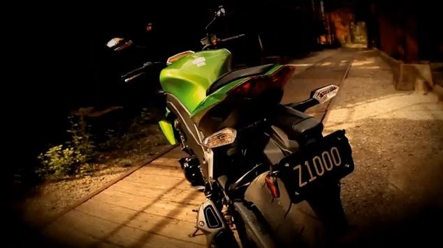 2011 Kawasaki Z1000 video