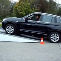 Video: Audi Q5 quattro vs BMW X3 xDrive