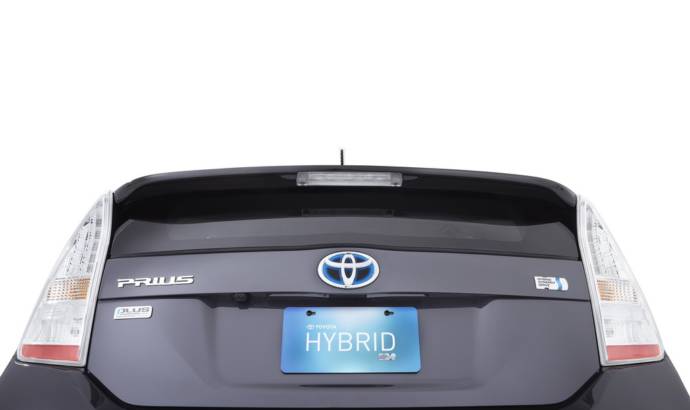 Toyota Prius PLUS Performance Package
