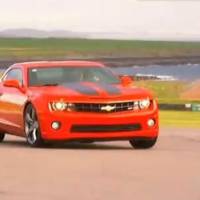 Video: Chevrolet Camaro SS vs Dodge Challenger SRT 8