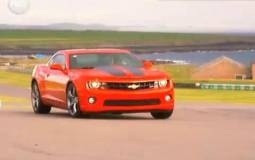 Video: Chevrolet Camaro SS vs Dodge Challenger SRT 8