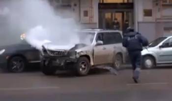 Video: Russian Motorists Beat Drunk Driver