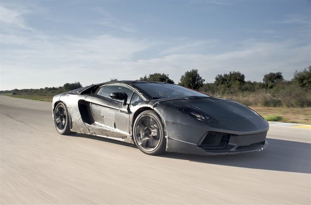 Lamborghini Aventador LP 700-4 specs