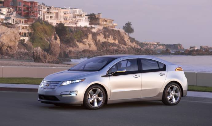 Chevy Volt wins 2011 North American Car of the Year