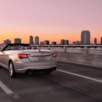 Chrysler 200 Convertible photos