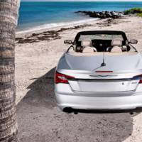 Chrysler 200 Convertible photos