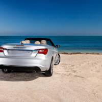 Chrysler 200 Convertible photos