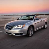 Chrysler 200 Convertible photos