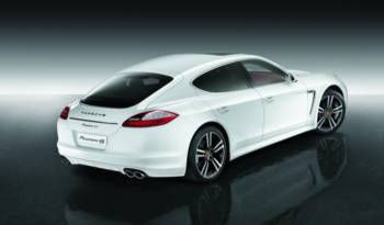 Porsche Panamera 4S Exclusive Middle East Edition