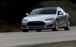 Video: 2012 Tesla Model S testing
