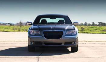 2011 Chrysler 300 review video