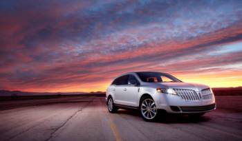 2012 Lincoln MKT Town Car and Limousine