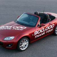 900000th Mazda MX5 Sets New World Record