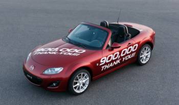 900000th Mazda MX5 Sets New World Record