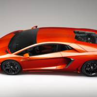 Lamborghini Aventador LP 700-4 Photos and Details