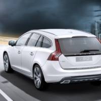 Volvo V60 Hybrid Photos and Details